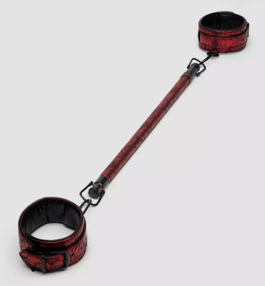 Распорка для ног Reversible Restraint Bar with Cuffs Распорка для ног Reversible Restraint Bar with Cuffs