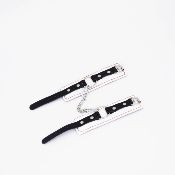 Бело-красные кожаные наручники Бело-красные кожаные наручники