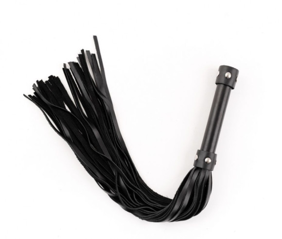 Черная кожаная плеть с ручкой - 55 см. Черная кожаная плеть с ручкой - 55 см.