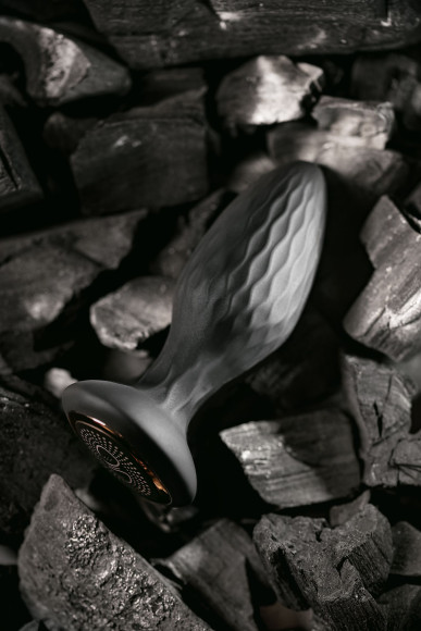 Черная анальная вибровтулка Tucana с ротацией и управлением через приложение - 12 см. Черная анальная вибровтулка Tucana с ротацией и управлением через приложение - 12 см.