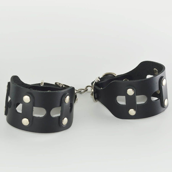 Черные кожаные наручники Цезарь Черные кожаные наручники Цезарь