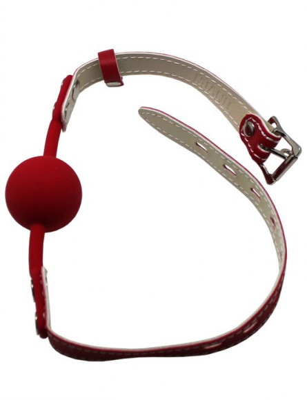 Красный силиконовый кляп с фиксацией и замочком