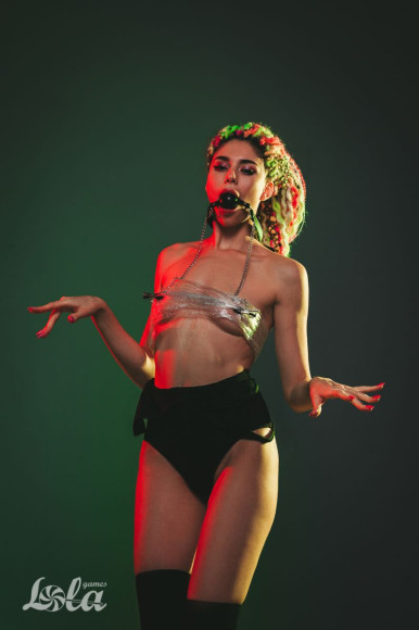 Черный кляп-шар Gratitude с зажимами для сосков Черный кляп-шар Gratitude с зажимами для сосков