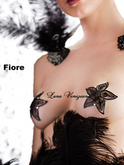 Украшение на грудь Fiori Украшение на грудь Fiori