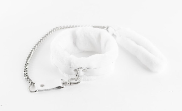 Белый ошейник из натуральной кожи с нежным мехом Белый ошейник из натуральной кожи с нежным мехом