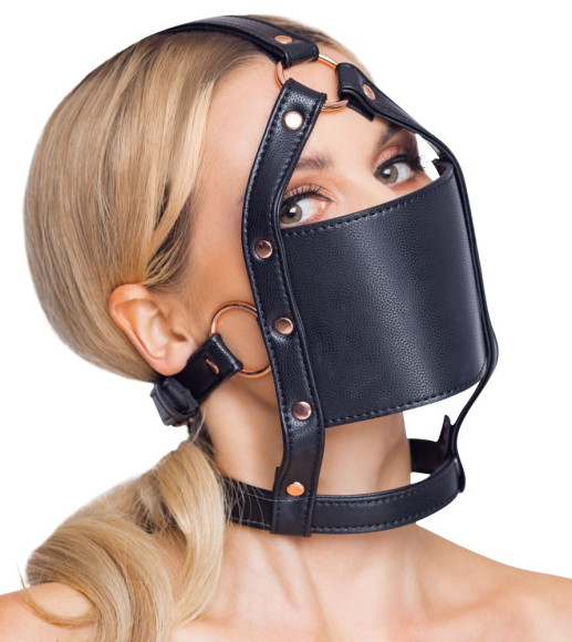Черный намордник с кляпом-шаром Head Harness With A Gag Черный намордник с кляпом-шаром Head Harness With A Gag