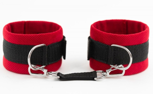 Красно-черные оковы My rules на сцепке Красно-черные оковы My rules на сцепке