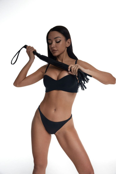 Черный кожаный флоггер со стальной ручкой - 45 см. Черный кожаный флоггер со стальной ручкой - 45 см.