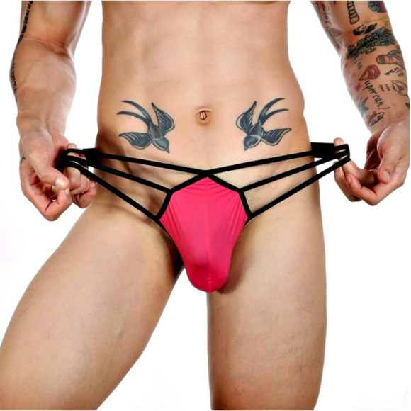 Розовые сексуальные трусы-стринги на тонких черных бретелях Розовые сексуальные трусы-стринги на тонких черных бретелях