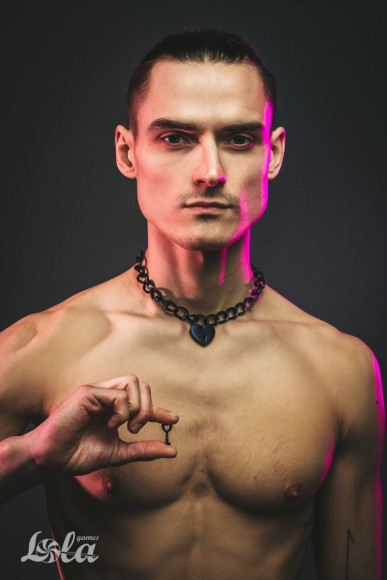 Черный ошейник Embrace с ключиком Черный ошейник Embrace с ключиком