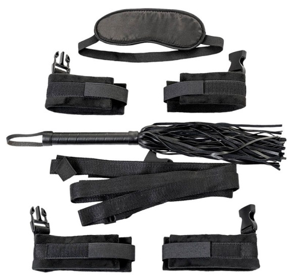 Набор для БДСМ-игры: ремни, плетка, наручники, оковы и маска Набор для БДСМ-игры: ремни, плетка, наручники, оковы и маска