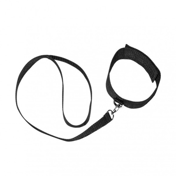 Черный ошейник с отстегивающимся поводком на карабине Черный ошейник с отстегивающимся поводком на карабине