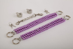 Фиолетовые оковы на ноги из бус Фиолетовые оковы на ноги из бус