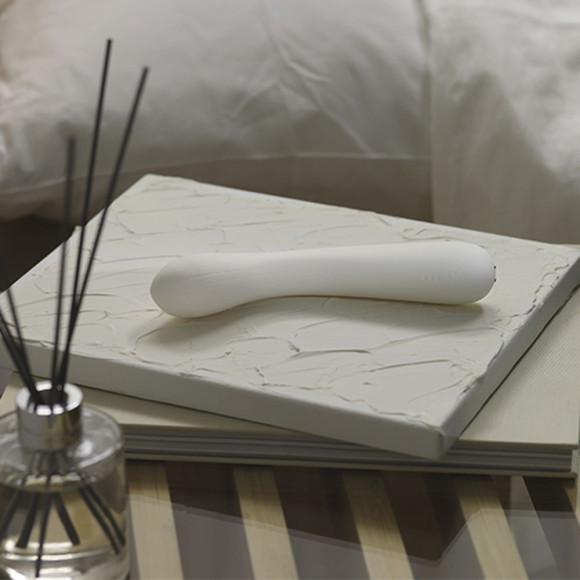 Белый вибратор Iroha Mai Tsuru - 17,4 см. Белый вибратор Iroha Mai Tsuru - 17,4 см.