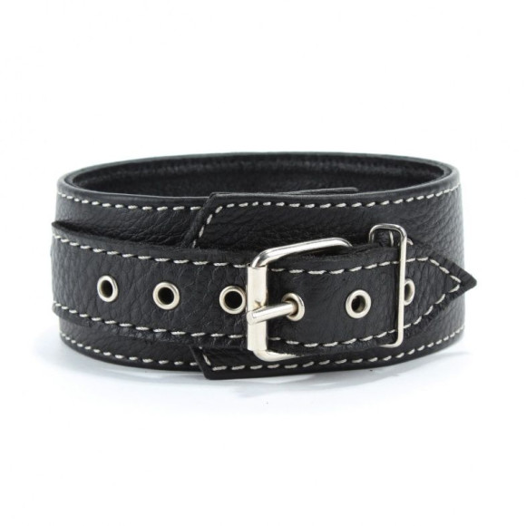 Черный кожаный ошейник с полукольцом для поводка Черный кожаный ошейник с полукольцом для поводка