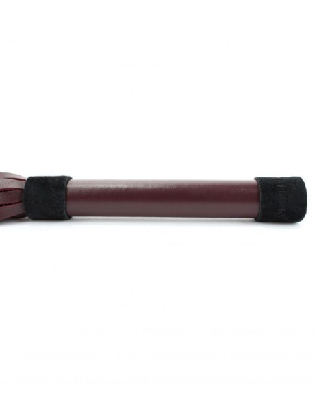Бордовая плеть Maroon Leather Whip с гладкой ручкой - 45 см. Бордовая плеть Maroon Leather Whip с гладкой ручкой - 45 см.